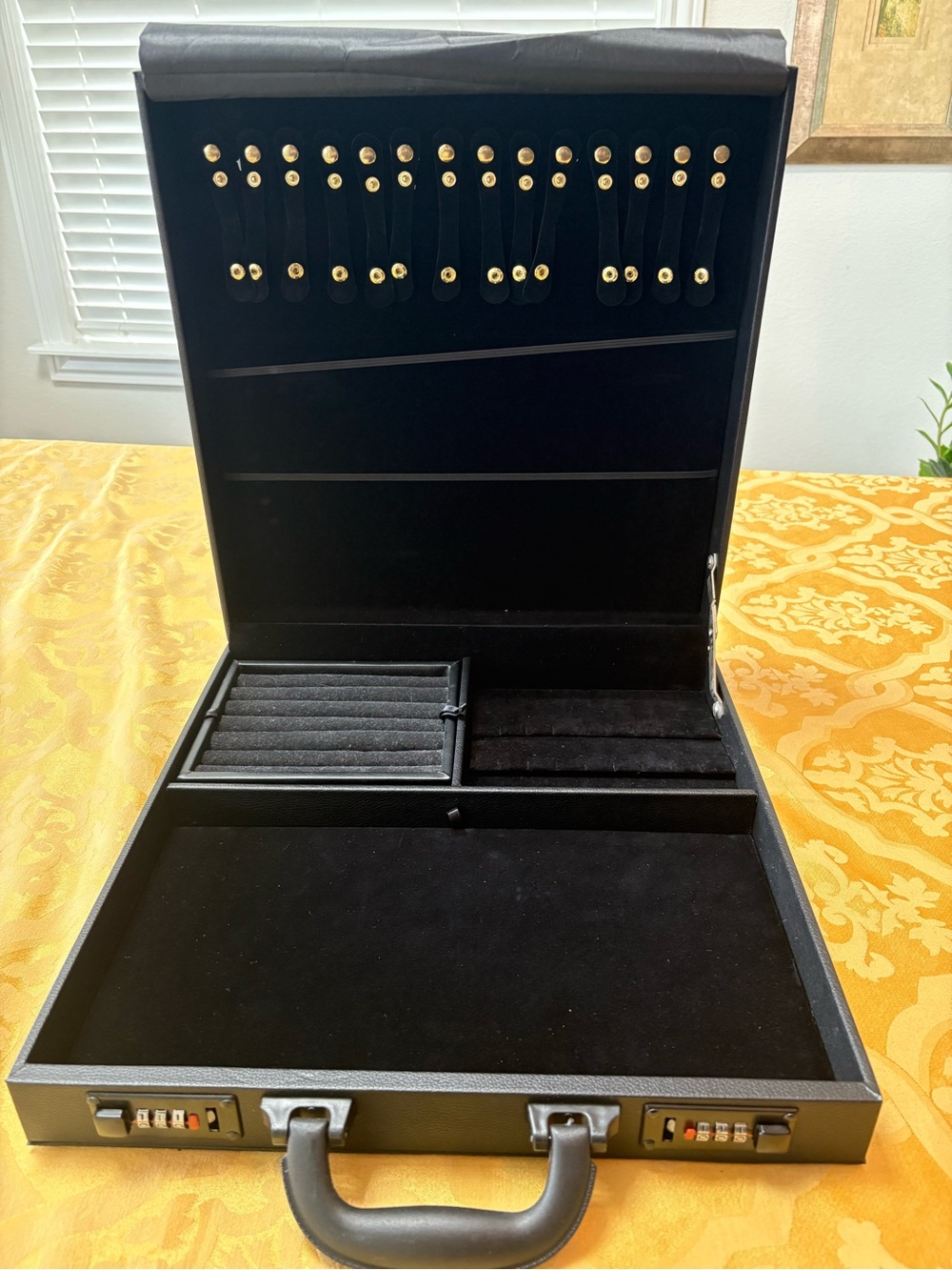 Black Jewelry Storage Organizer Case with Necklace Hooks and Ring Tray